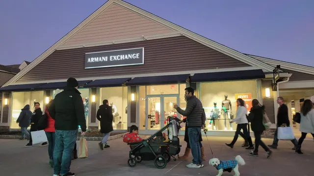 Armani Exchange Outlet