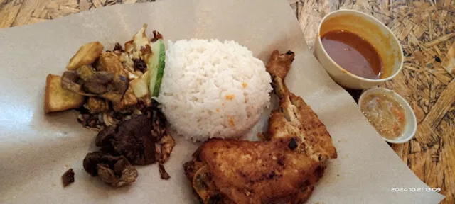 Ayam Gepuk Utaqa SP Selatan