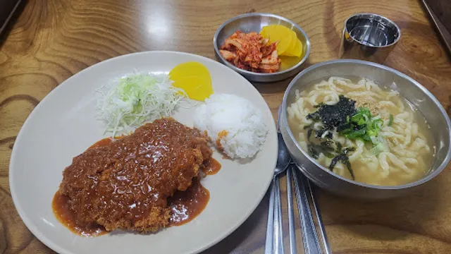 홍두깨손칼국수 수제돈까스