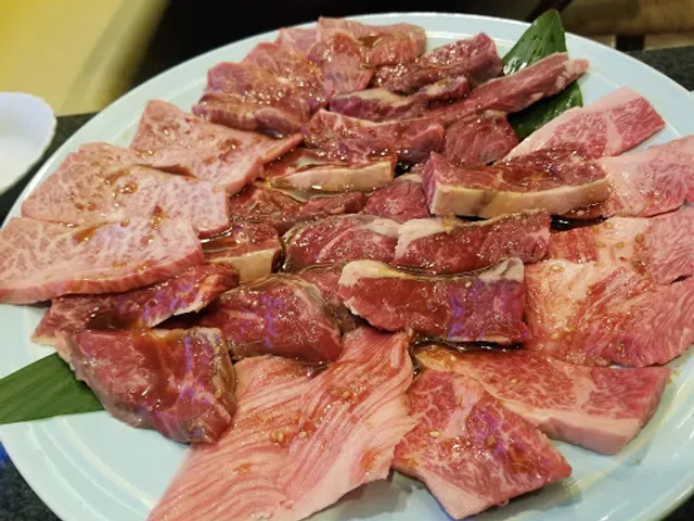 肉ざんまい たもん春秋