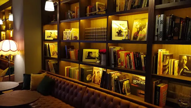 New Rose Cocktail Bar