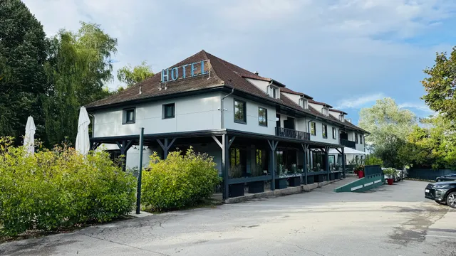 Logis Hôtel la Fontaine