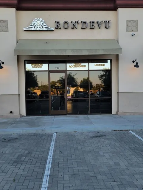 Ron'devu Cigar Lounge