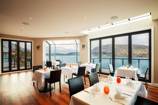 Shores Restaurant & Bar