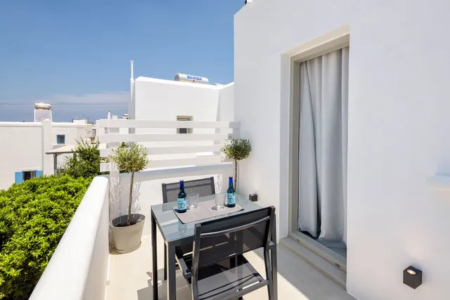 Peven Suites Paros