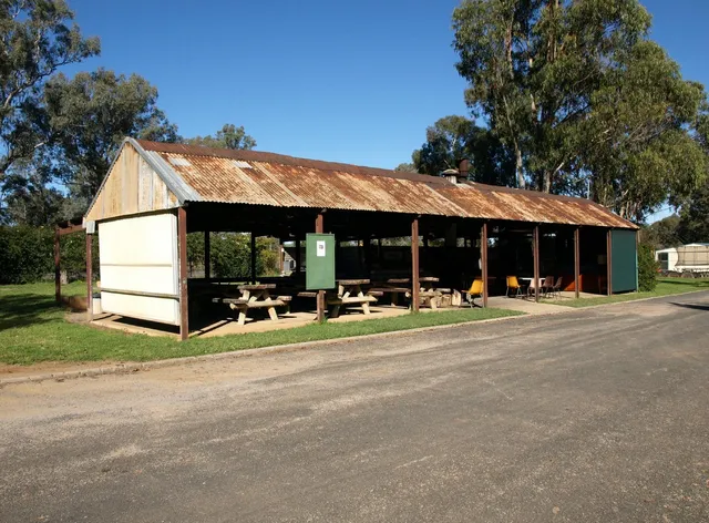 Cowra Holiday Park