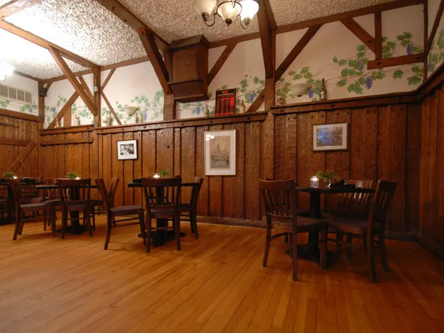 Mecklenburg Gardens Restaurant