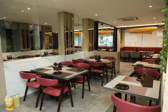 Avenue Kittchen & Bar