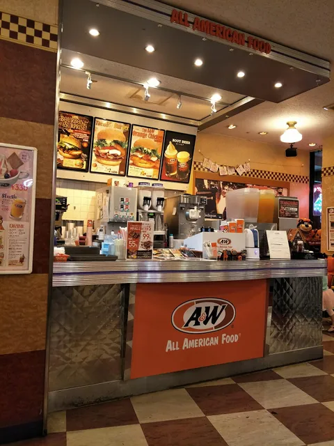 A&W iias Okinawa Toyosaki Store