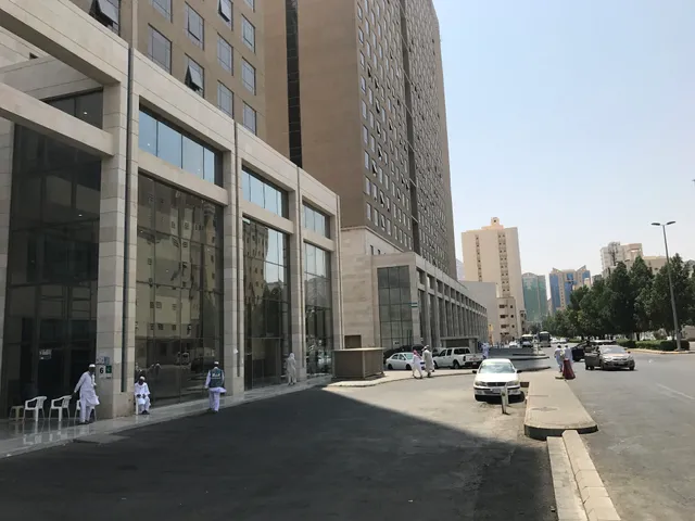 Azizia Building 602 Hotel