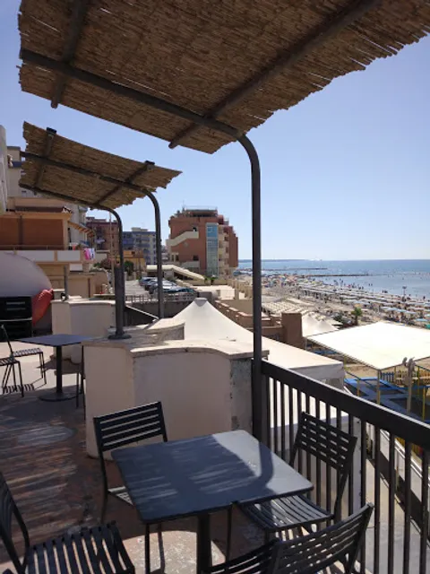 "TheBench"BarTerrazza