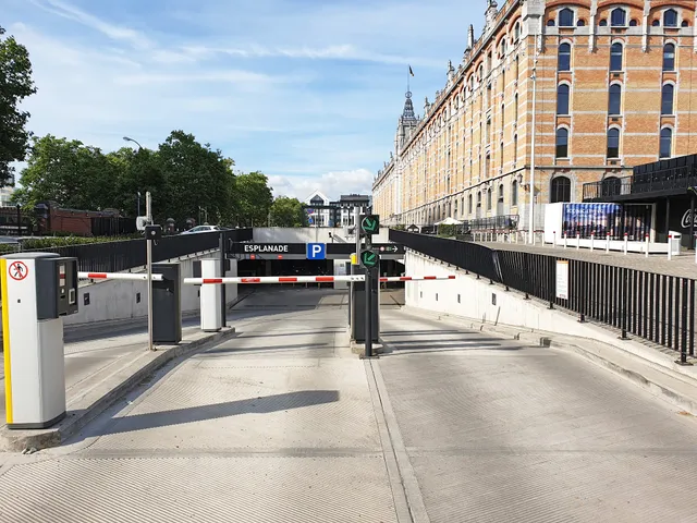 Parking Esplanade - Tour & Taxis