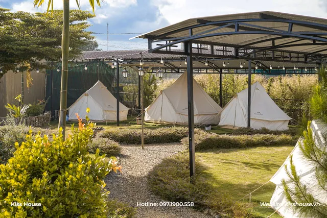 Kiss House Coffee and Glamping