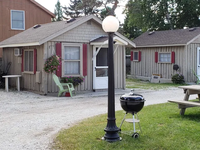 Smith's Pine Haven Beach Resort