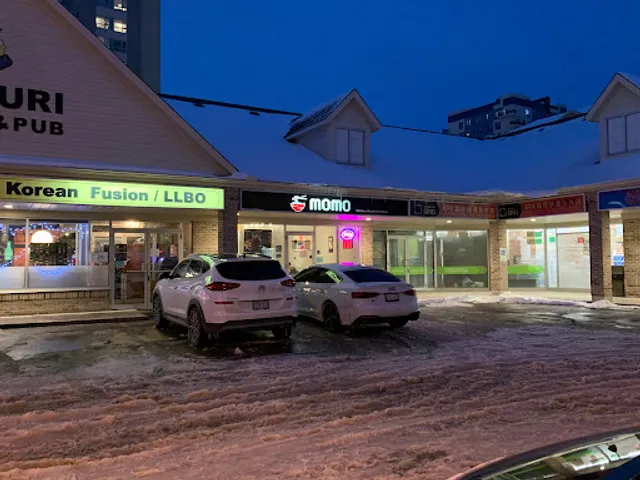 MoMo kimbap and japanese noodles