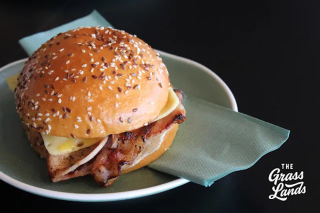 The Grass Lands Bar & Bistro - Yarrambat