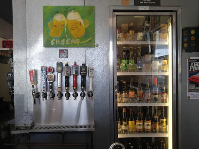 Grillin & Chillin Alehouse