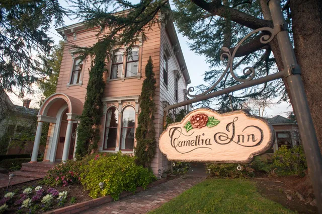 Camellia Inn