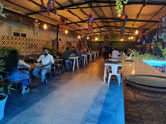 4 Friends Pub, Bar and Kitchen