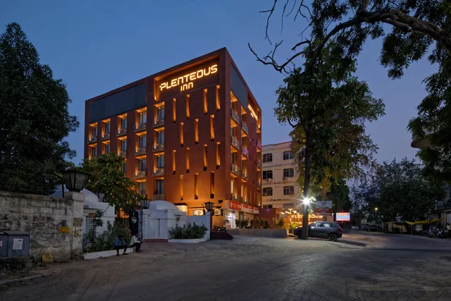 HOTEL PLENTEOUS INN ( ROOMS & BANQUET )