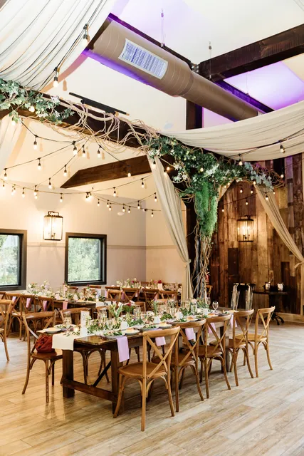 Dahlia Flower Market (formerly Christians Flower)