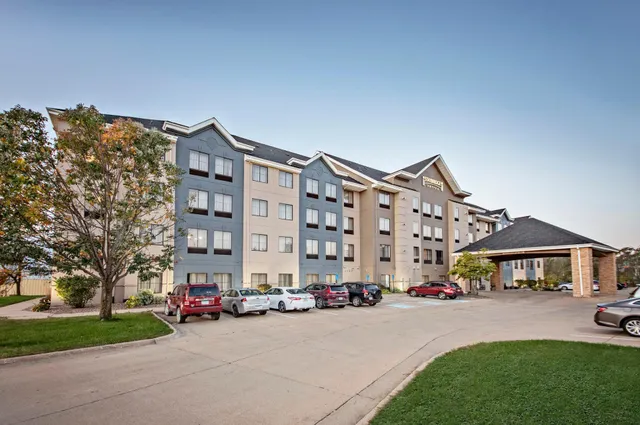 Staybridge Suites Cedar Rapids North by IHG
