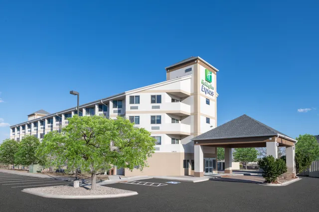 Holiday Inn Express & Suites Colorado Springs North by IHG