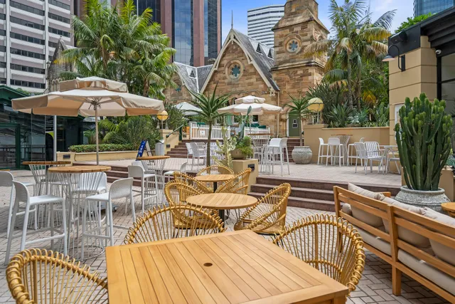 Four Hundred Bar & Kitchen