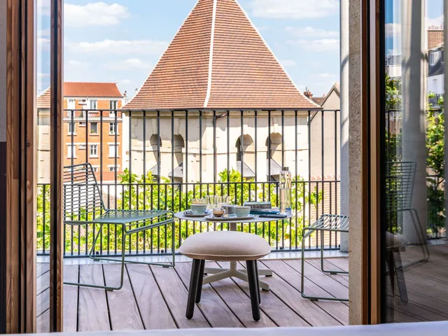 TRIBE Paris Clichy Hotel