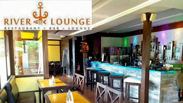River Lounge, Restaurant with Bar