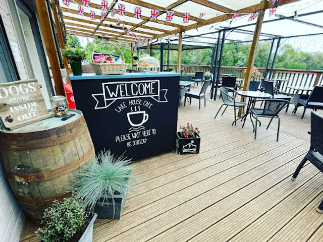 Lake House Cafe