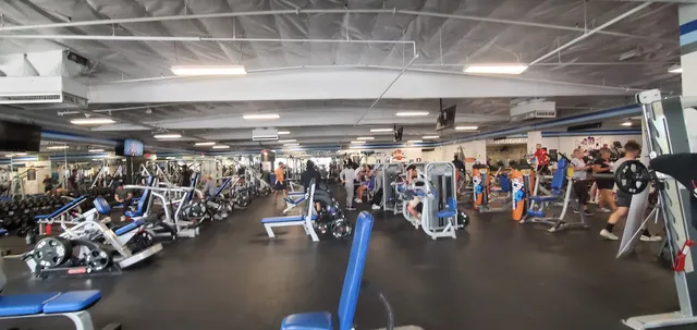 Crunch Fitness - Serra Mesa