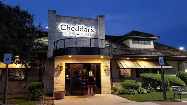 Cheddar's Scratch Kitchen