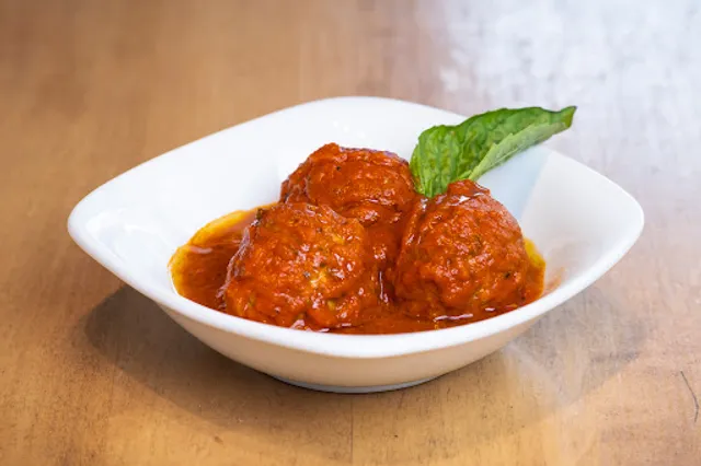 Famoso Italian Pizzeria - Spruce Grove