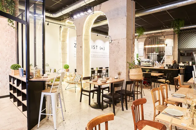 ZEITGEIST café - vegan coffee & cake