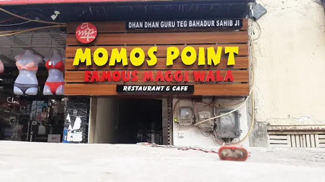 MOMOS POINT Famous Maggi wala