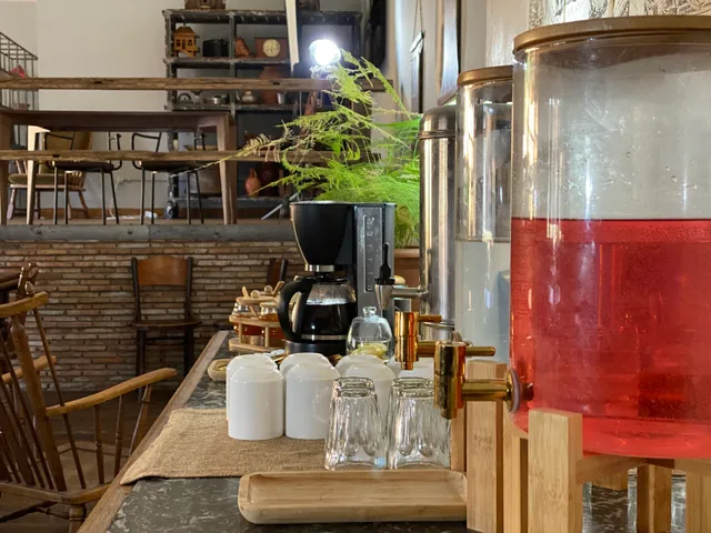 Green Sheep Hotel and Restaurant