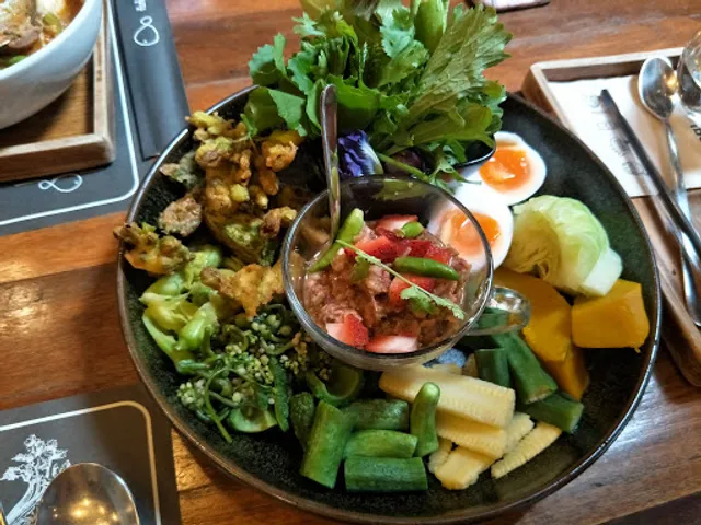 Kub Kao Kub Pla Thonglor