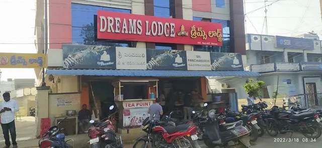 SPOT ON 61523 Dreams Lodge