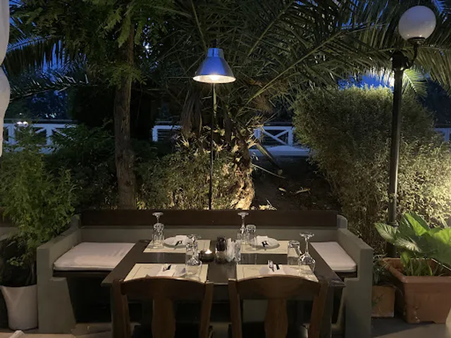 En Larísi (In Larisa)