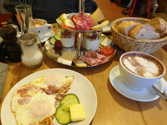 Rehorik 190° - Café | Bar | Rösterei | Specialty Coffee