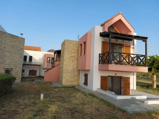 Beachfront stylish maisonette in Ierissos