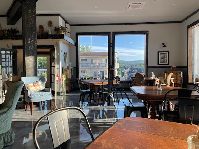 Madeline 1982 Bakery and Restaurant