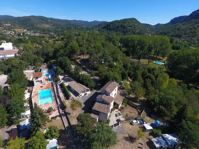 Camping Anduze - Flower Camping Les Fauvettes dans le Gard