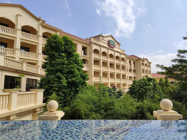 Courtyard by Marriott Boluo