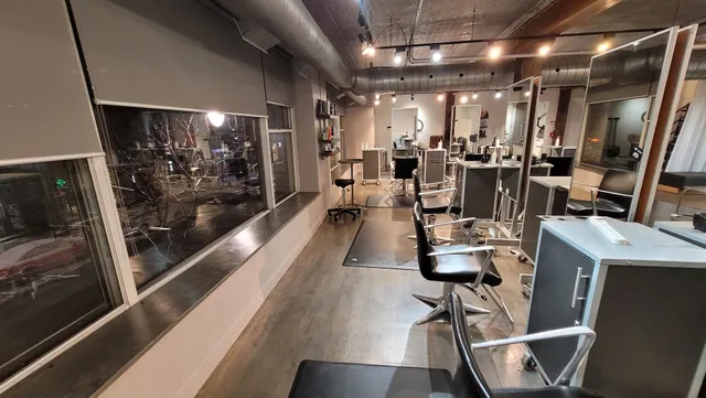 Tonic Salon HeadSpa Laser - Aveda Insight