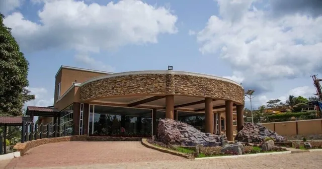 EAGLES NEST INT. HOTEL