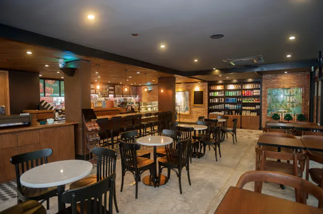 Starbucks Thao Dien