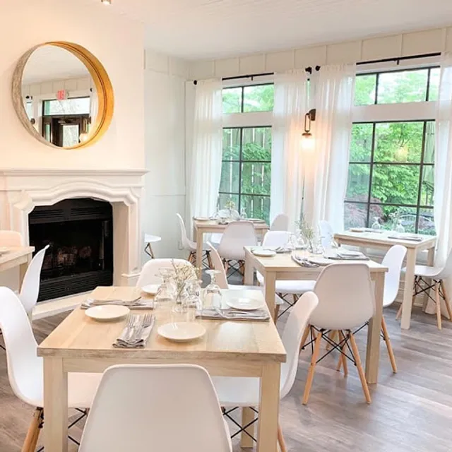 Coast 236 Restaurant & Bar