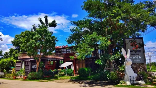 Papa's Home & Rabbit Cafe'